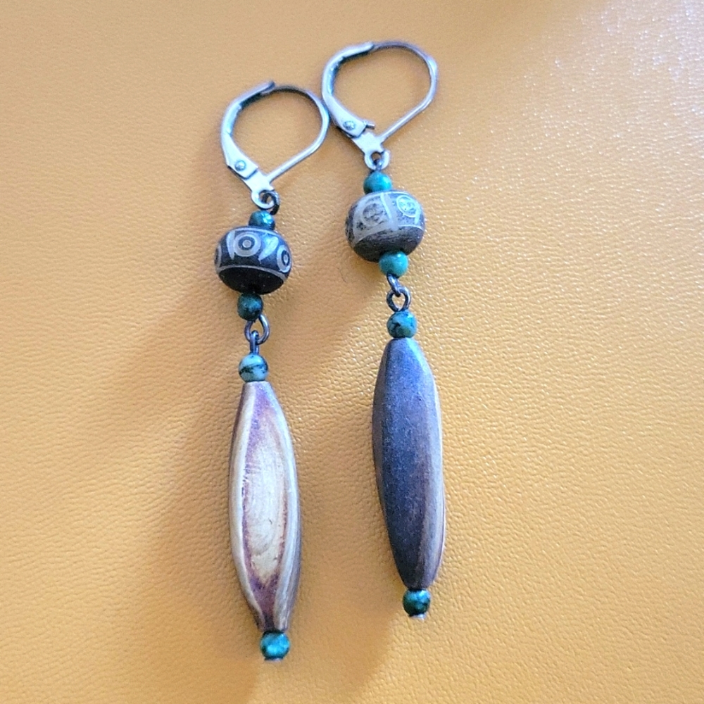 Natural and turquoise color light earrings
